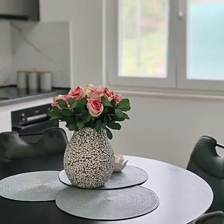 Apartment Delux Maja In Split Zrnovnica