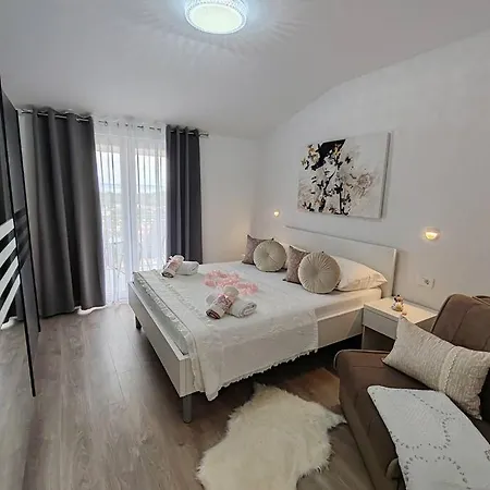 Delux Maja In Split Apartment *